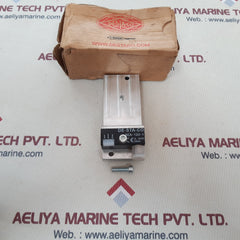 De-sta-co 8ea-123-1 pneumatic clamp