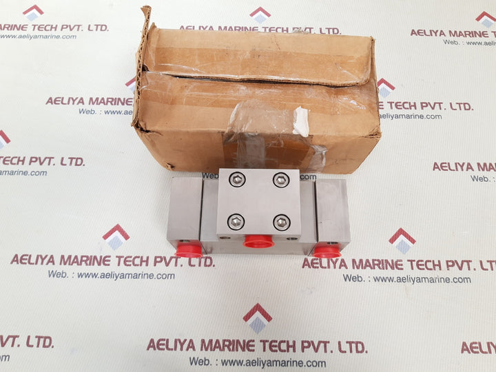 Gilmore 4253481 shuttle valve