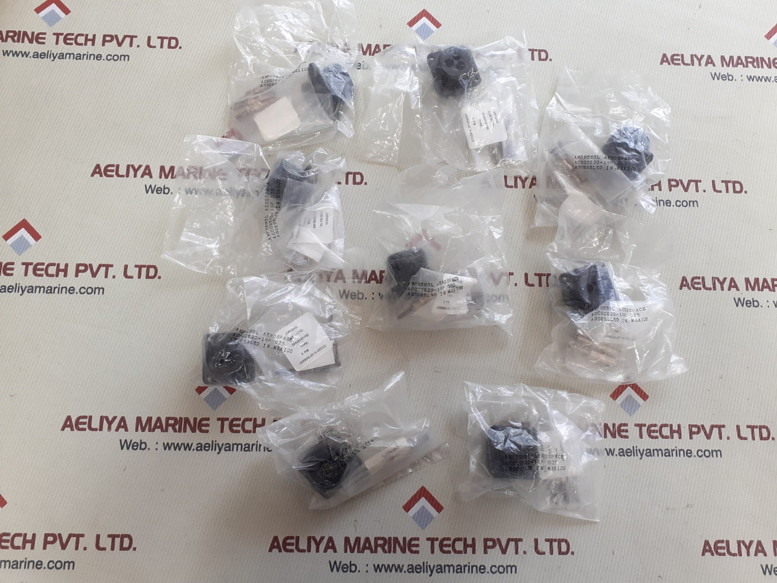 Amphenol a cc02e20-19p 025 circular connector 8pin