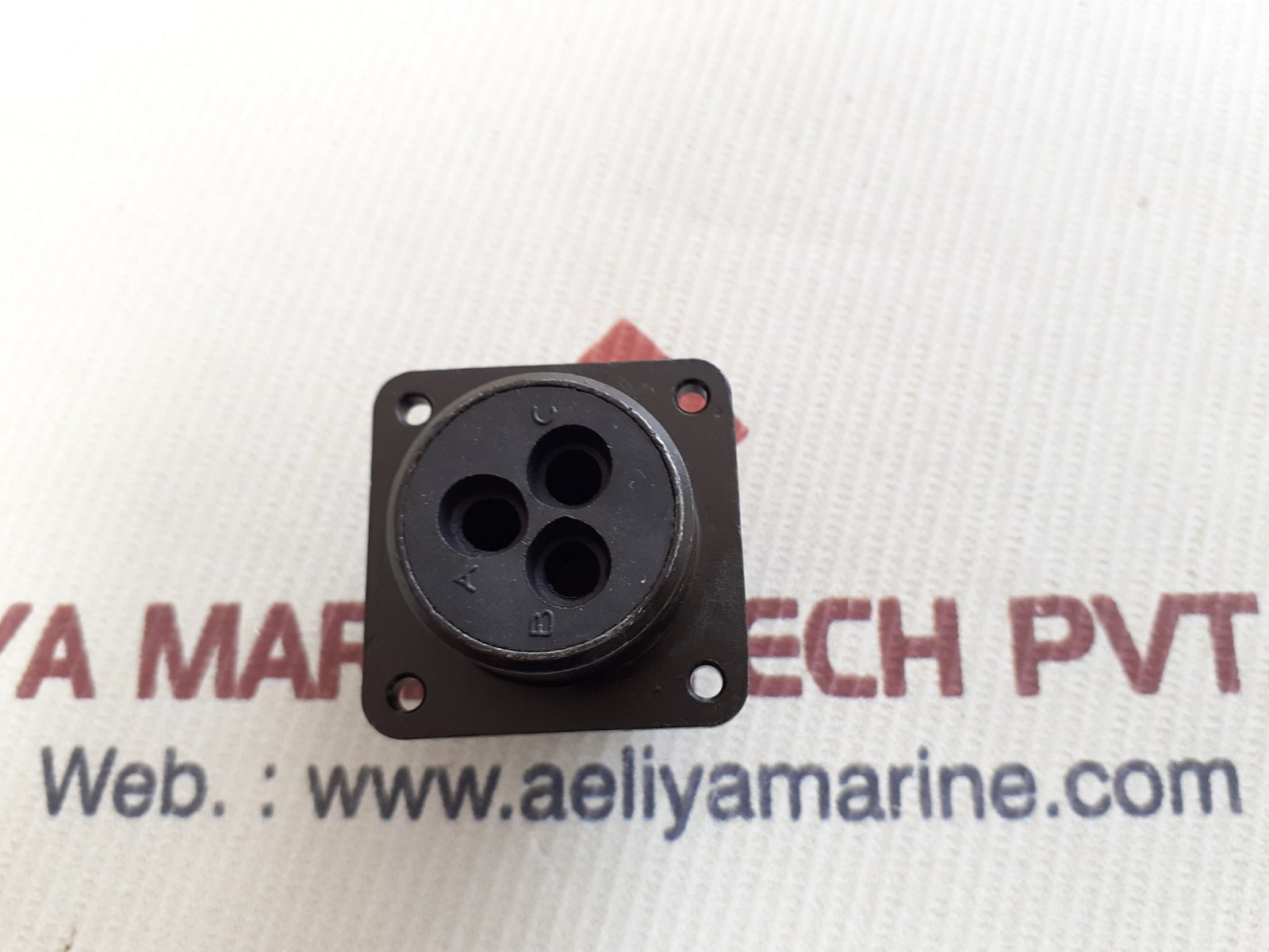 Amphenol a cc02e20-19p 025 circular connector 8pin