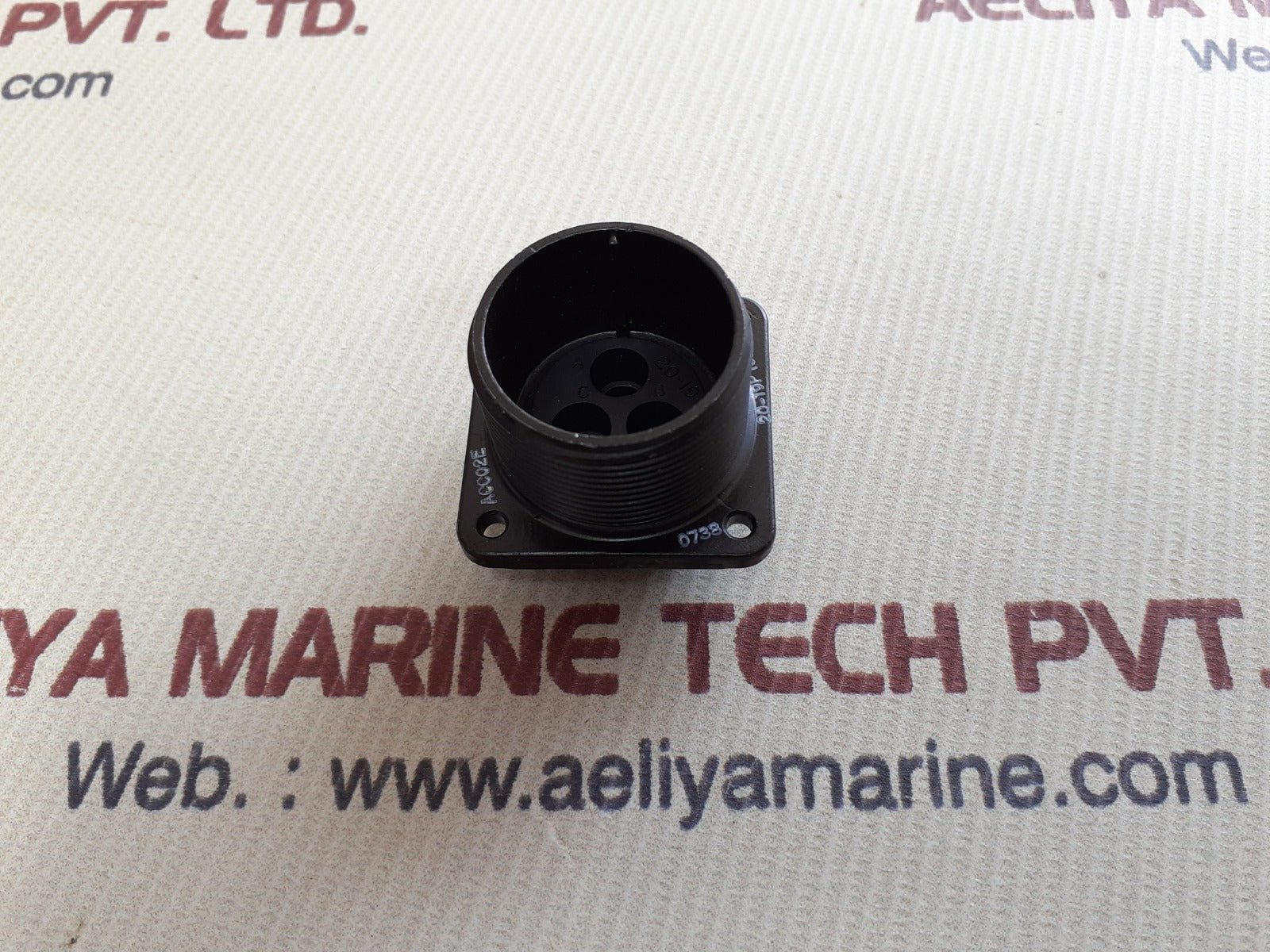 Amphenol a cc02e20-19p 025 circular connector 8pin