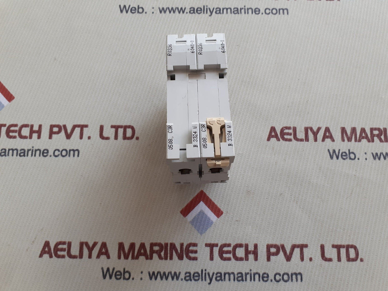 Merlin multi 9 c60h c25 cpole circuit breaker 