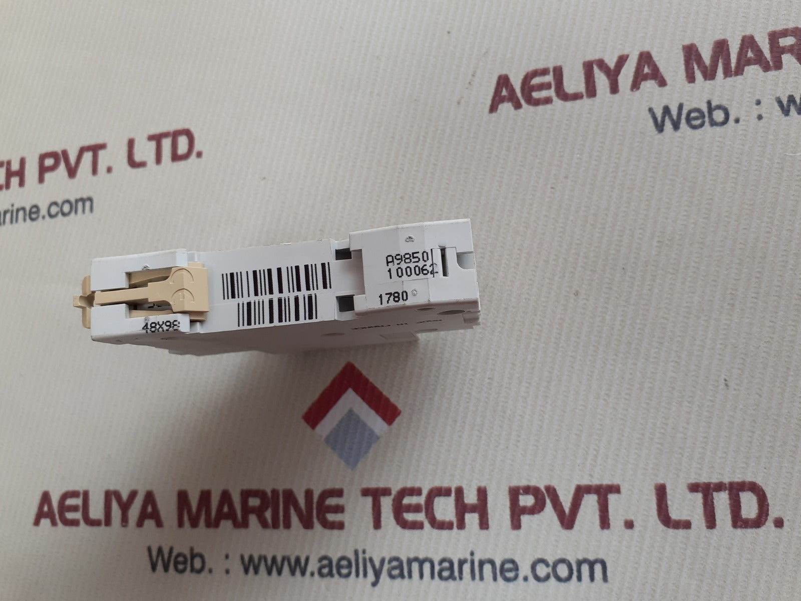 Merlin gerin multi9 c60hb b2 circuit breaker 