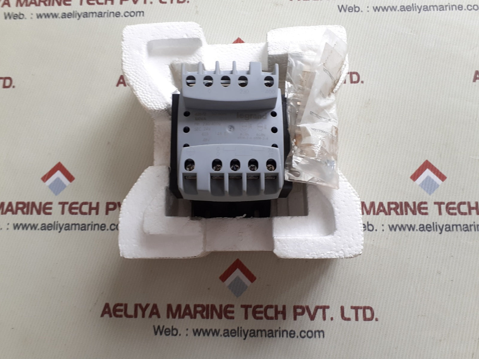 Legrand 42872 compact transformer