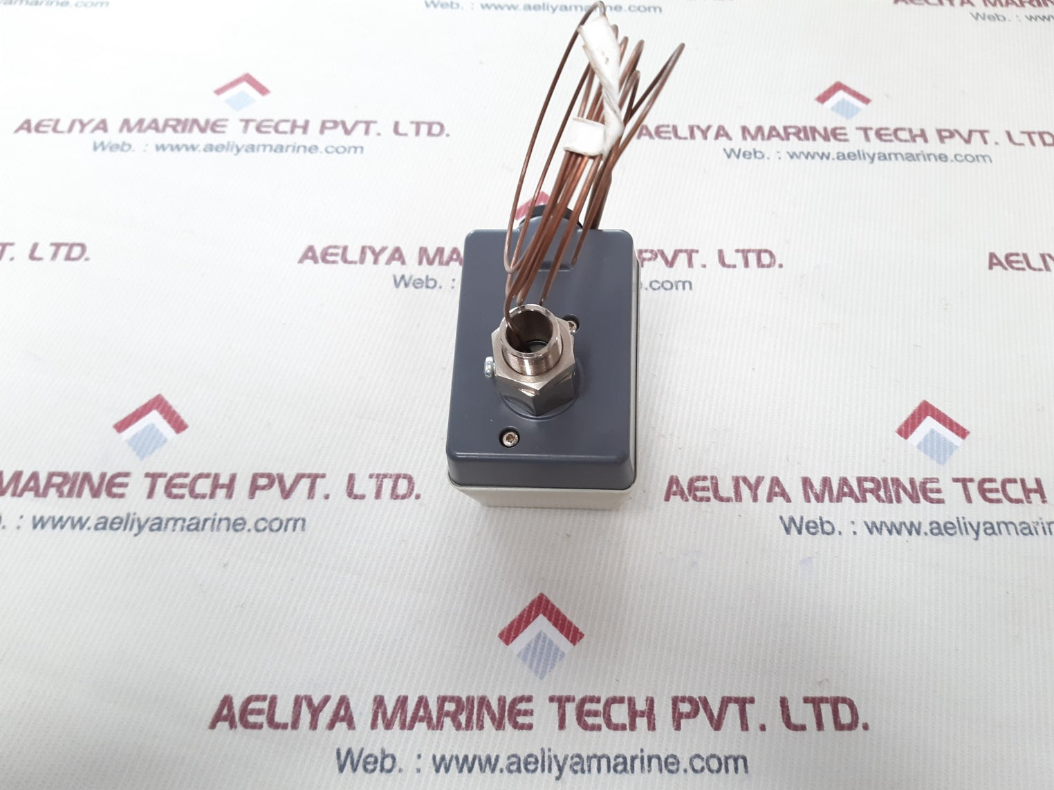 Jumo ath-70 surface mounting thermostat