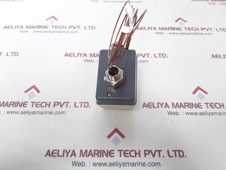 Jumo ath-70 surface mounting thermostat