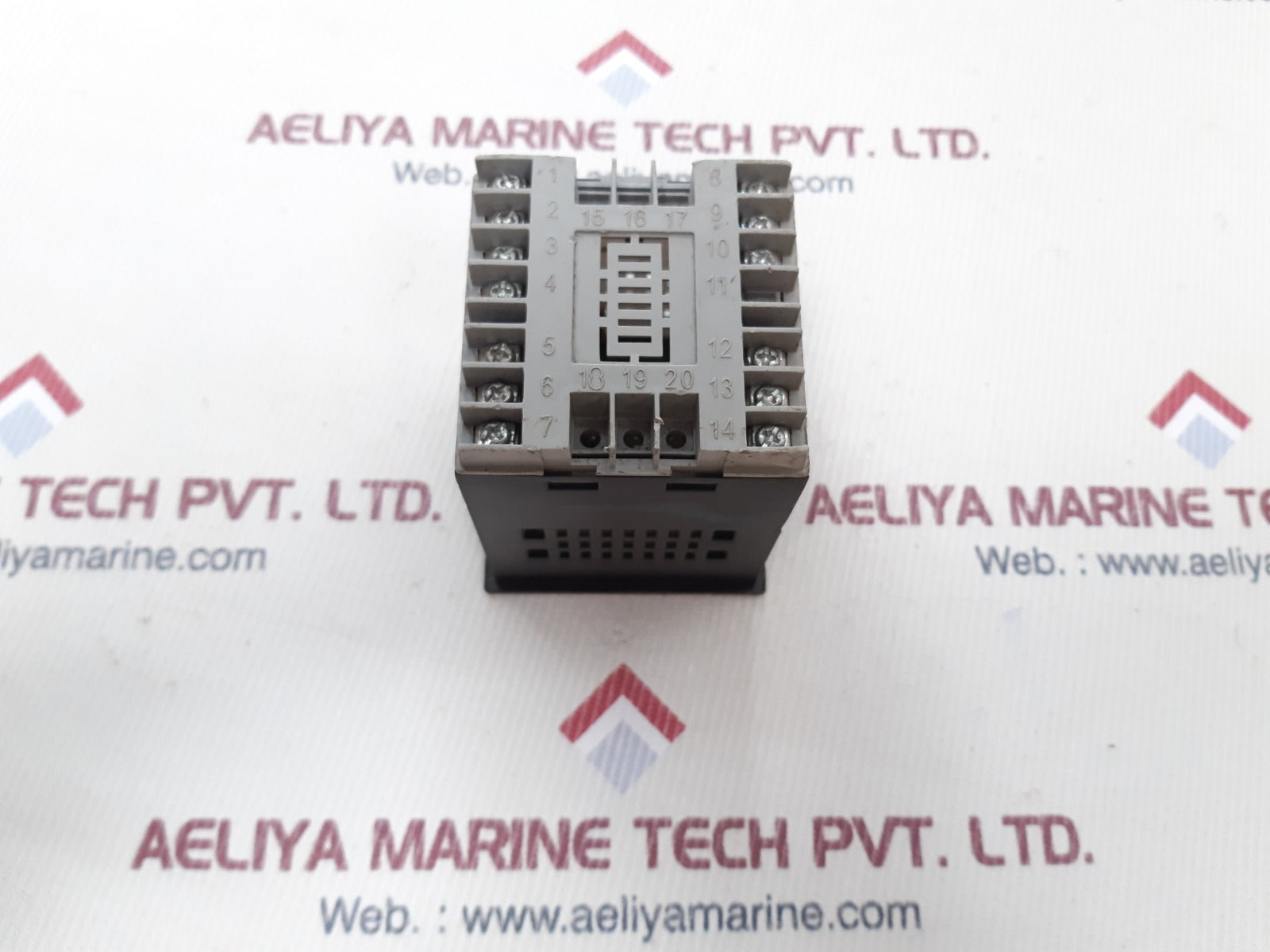 Multispan utr 2044 digital timer