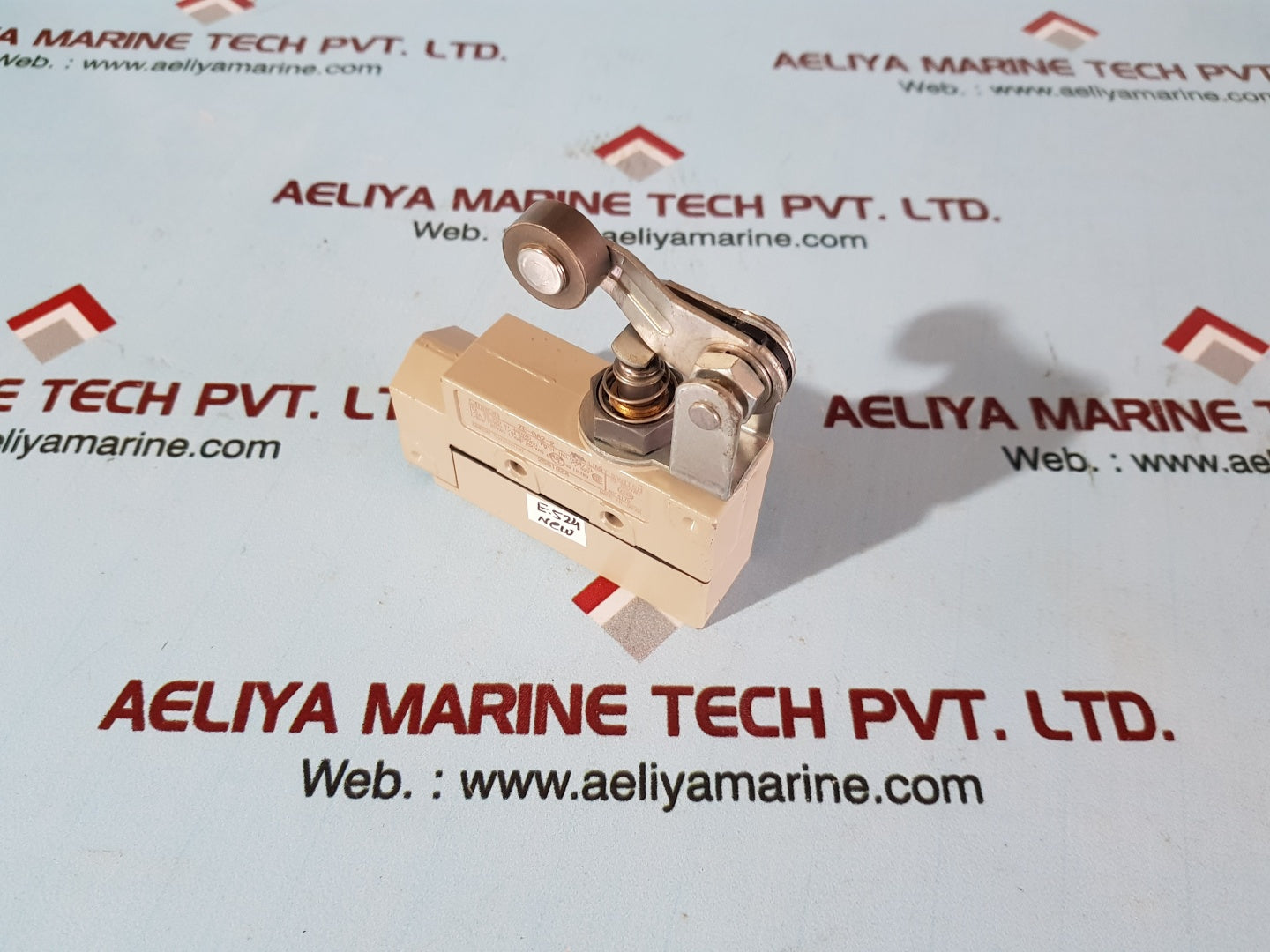 Omron ze-0a2-2 limit switch