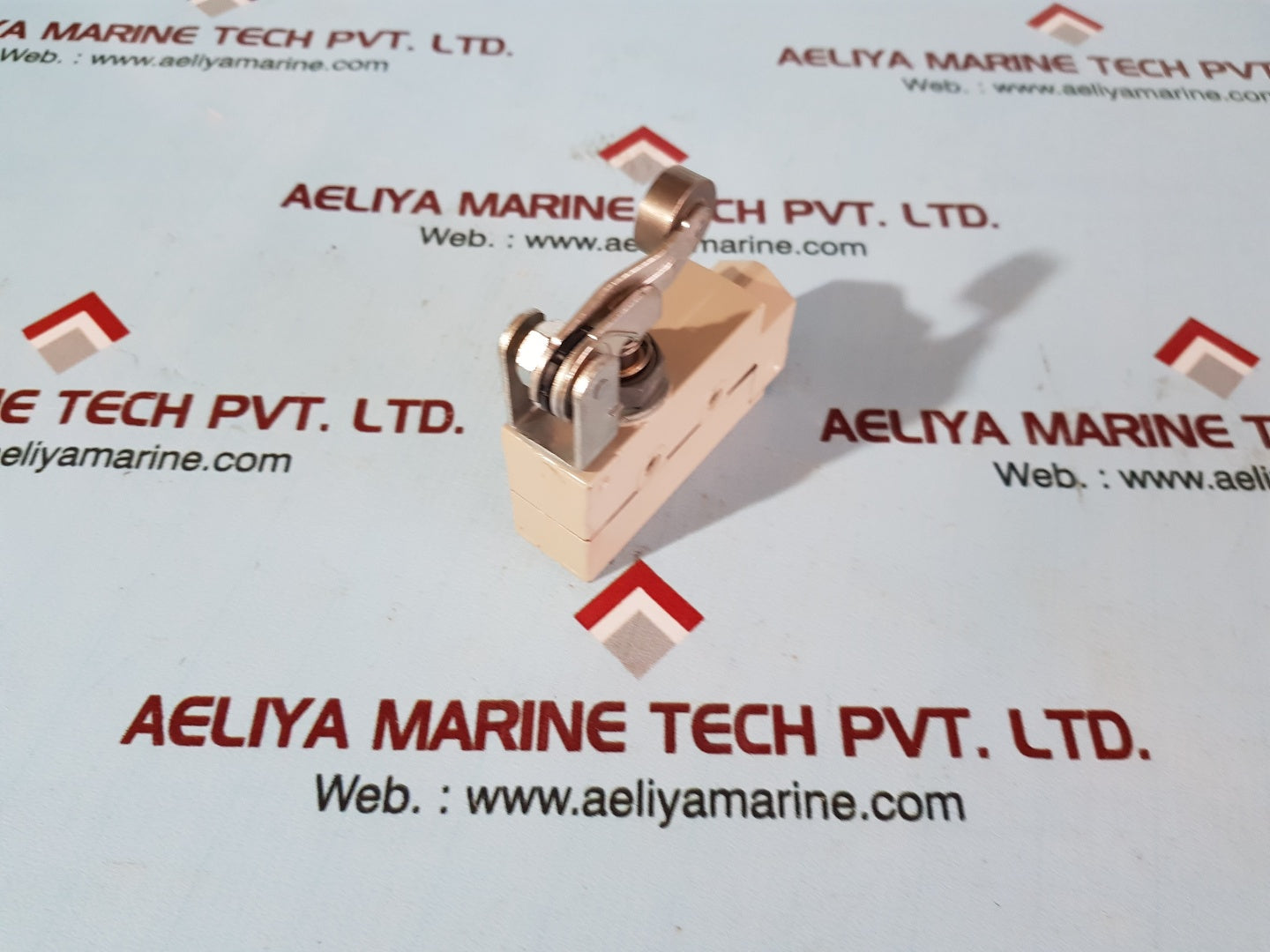 Omron ze-0a2-2 limit switch