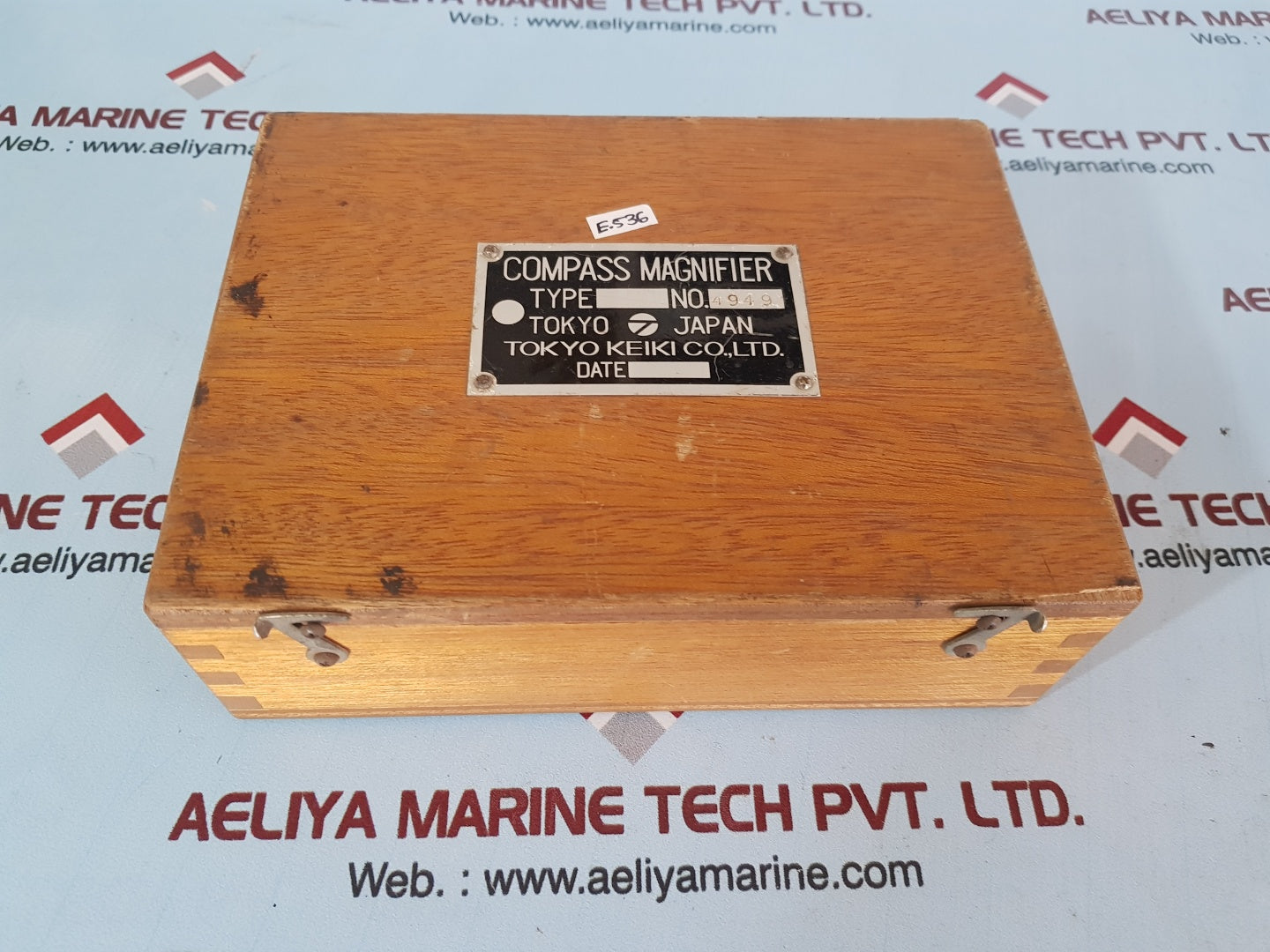 Tokyo Keiki compass magnifier