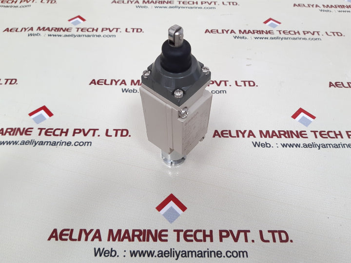 Omron d4a-4510n limit switch