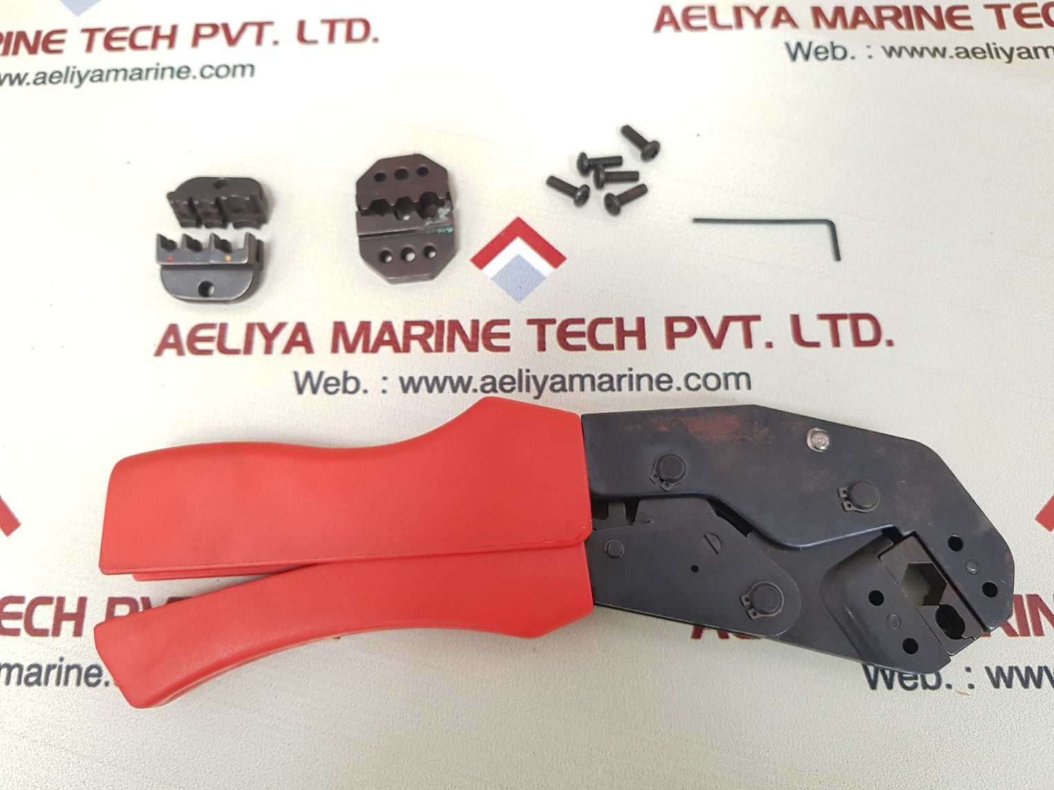 Rs components 848-391 universal crimp tool kit