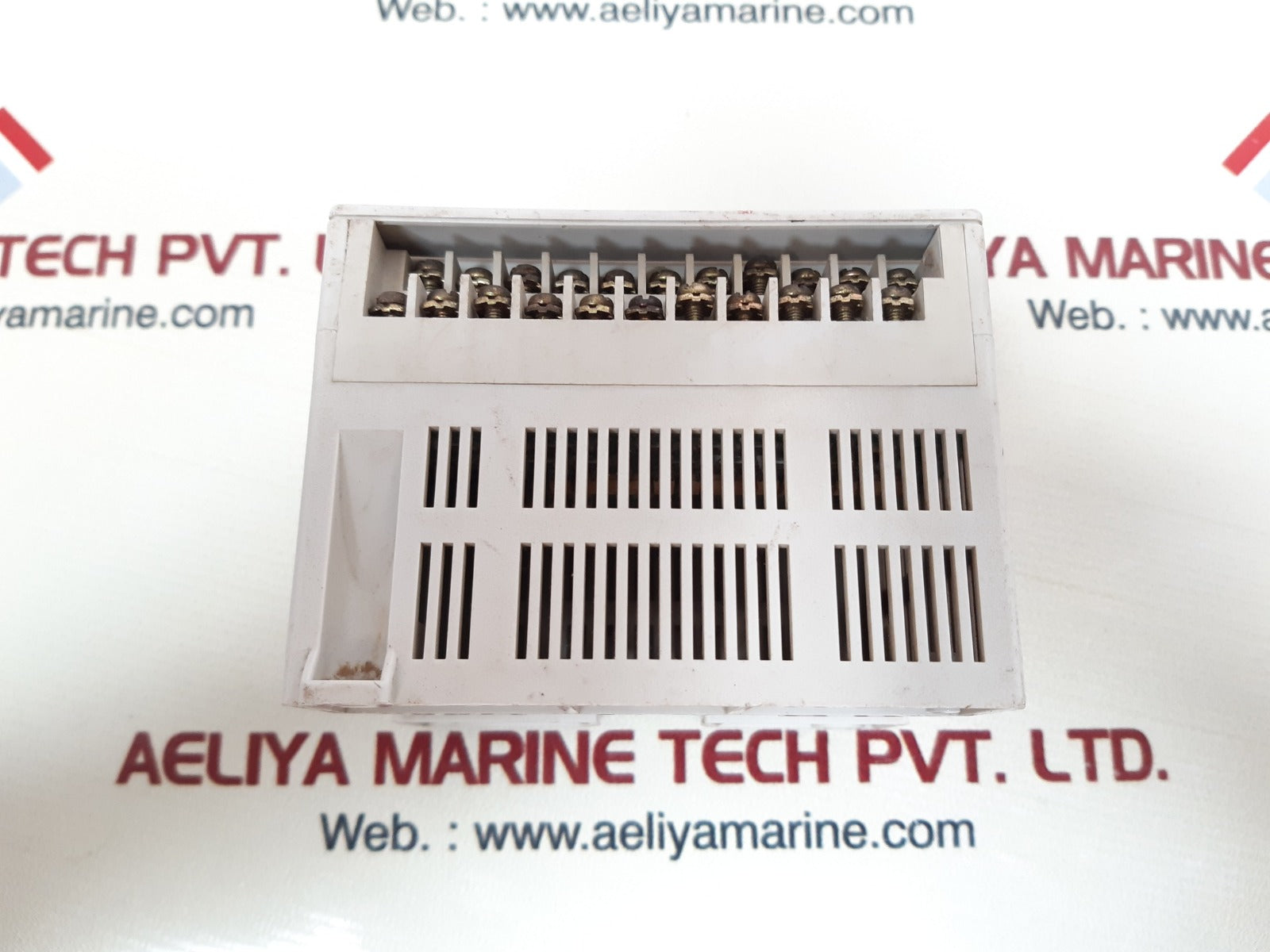Allen-bradley nx7-28edr 2001-nx7-28edr plc module 12 relay outputs