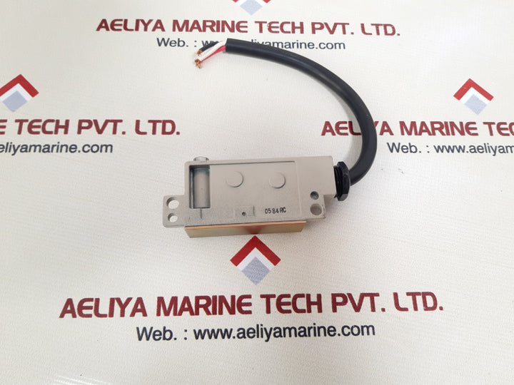 Omron xl-10g limit switch 10a 125vdc/3a 250vdc