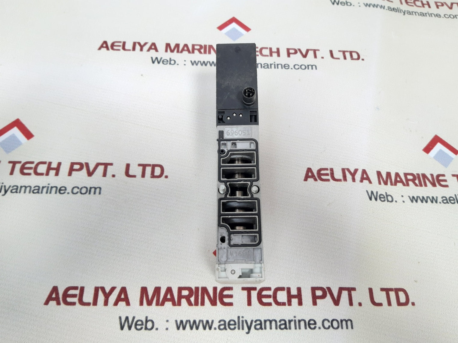 Festo vsva-b-b52-zd-a1-1t1l solenoid valve