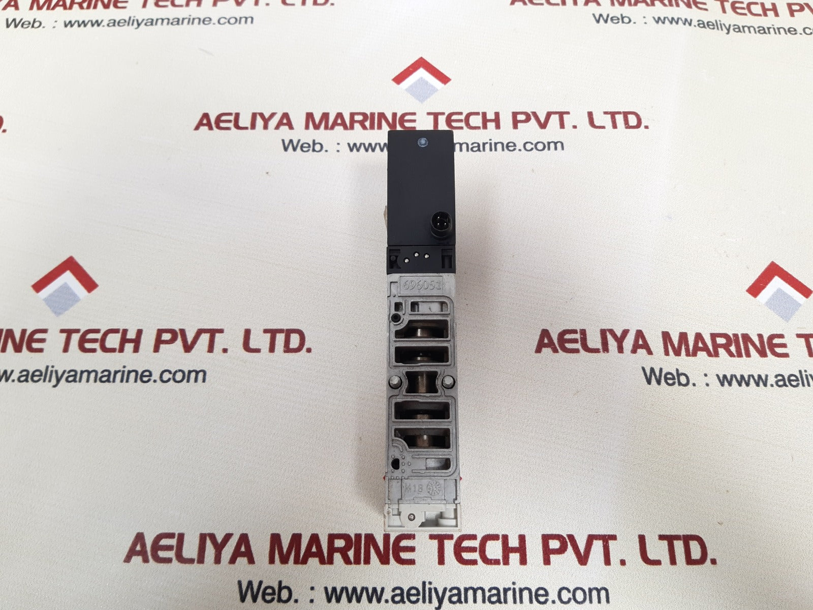 Festo vsva-b-b52-zd-a1-1t1l solenoid valve 539156 e502 24 v dc