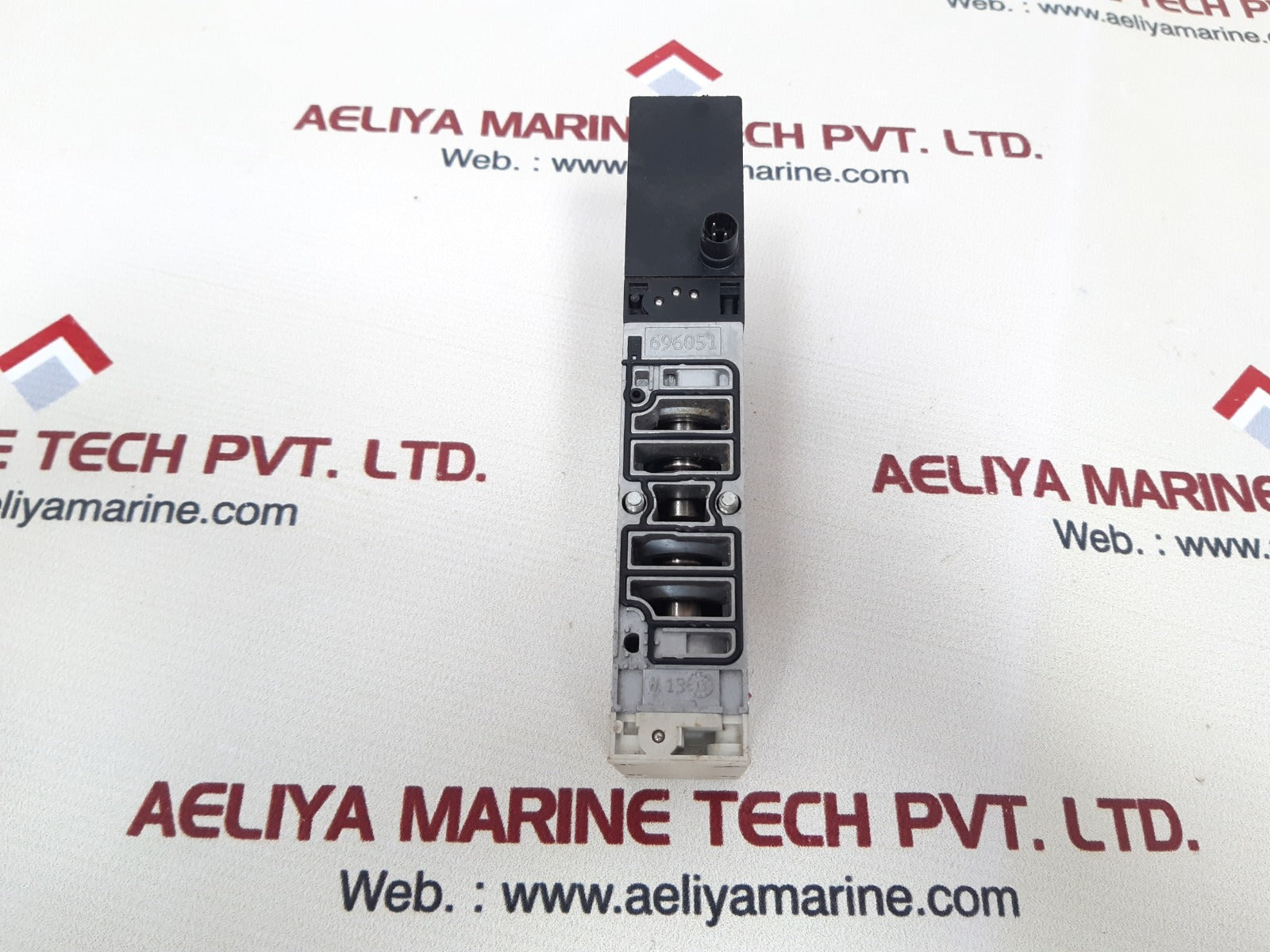 Festo vsva-b-t32c-azd-a1-1t1l solenoid valve dn02