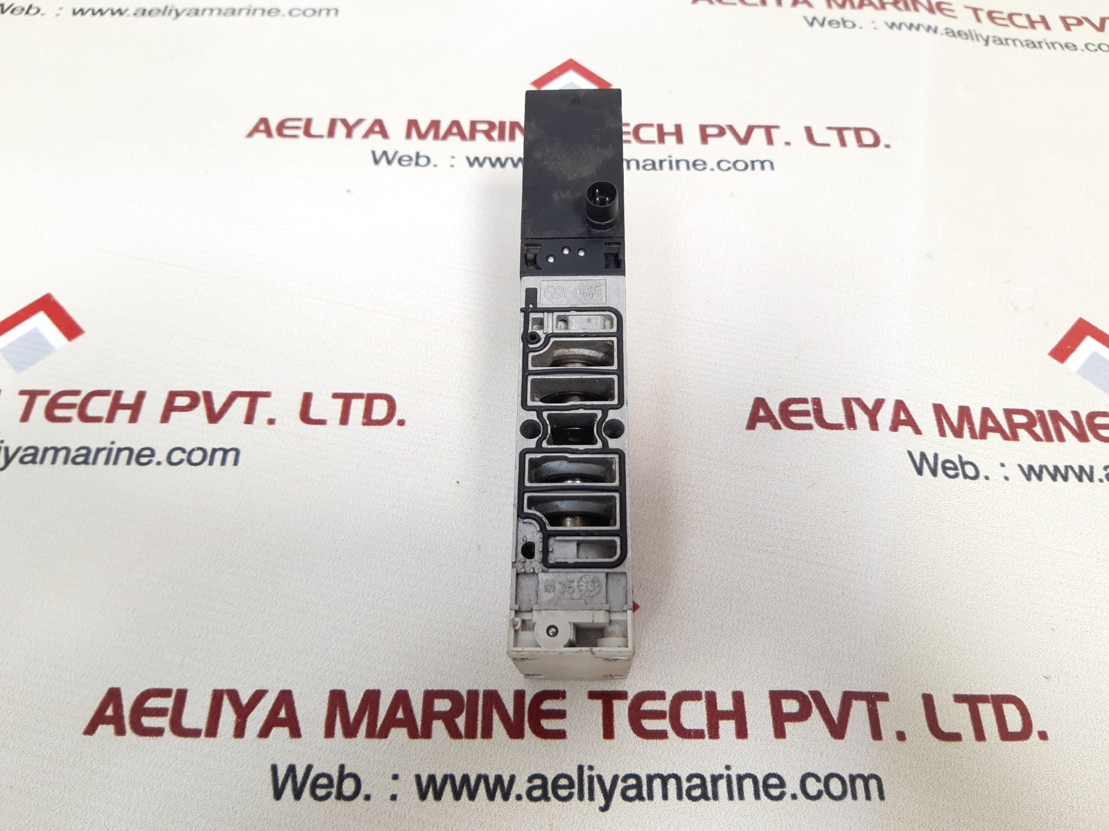 Festo vsva-b-t32c-azd-a1-1t1l solenoid valve 539150 dd02