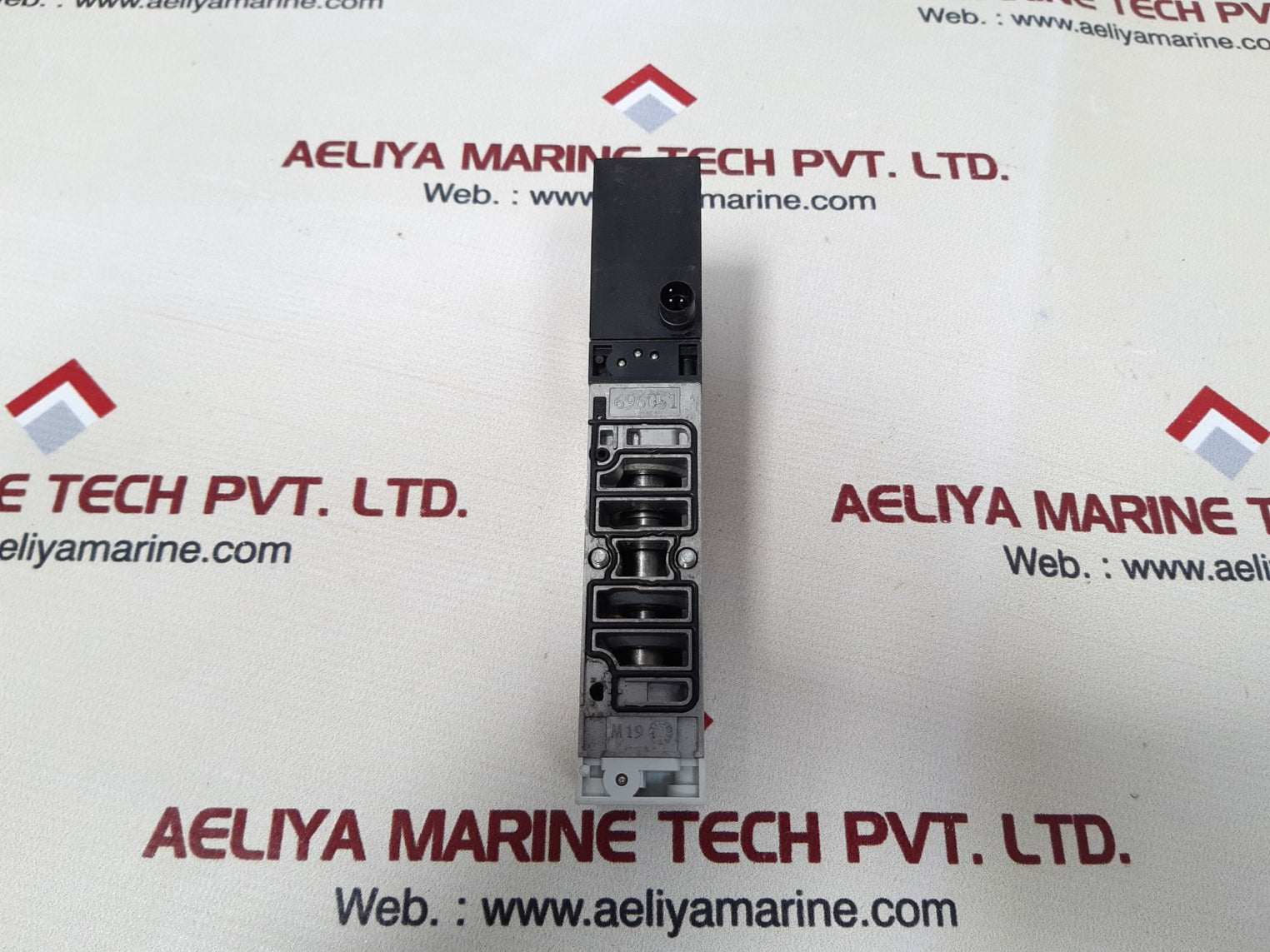 Festo vsva-b-p53ed-zd-a1-1t1 solenoid valve 560727