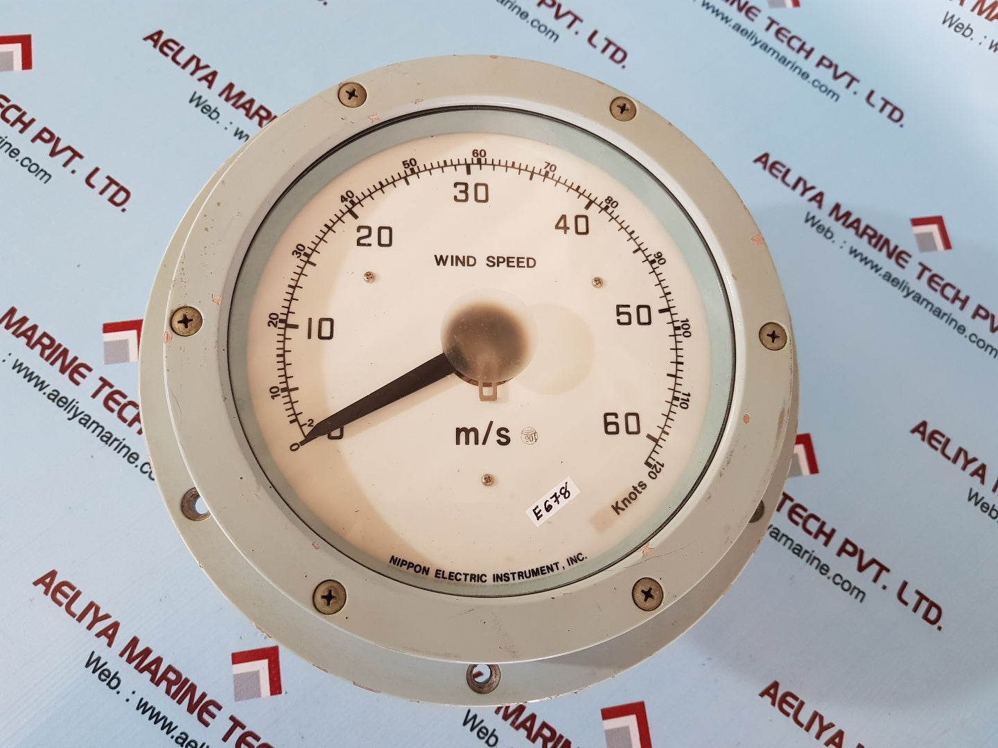 Nei fan anemometer and wind vane speed indicator