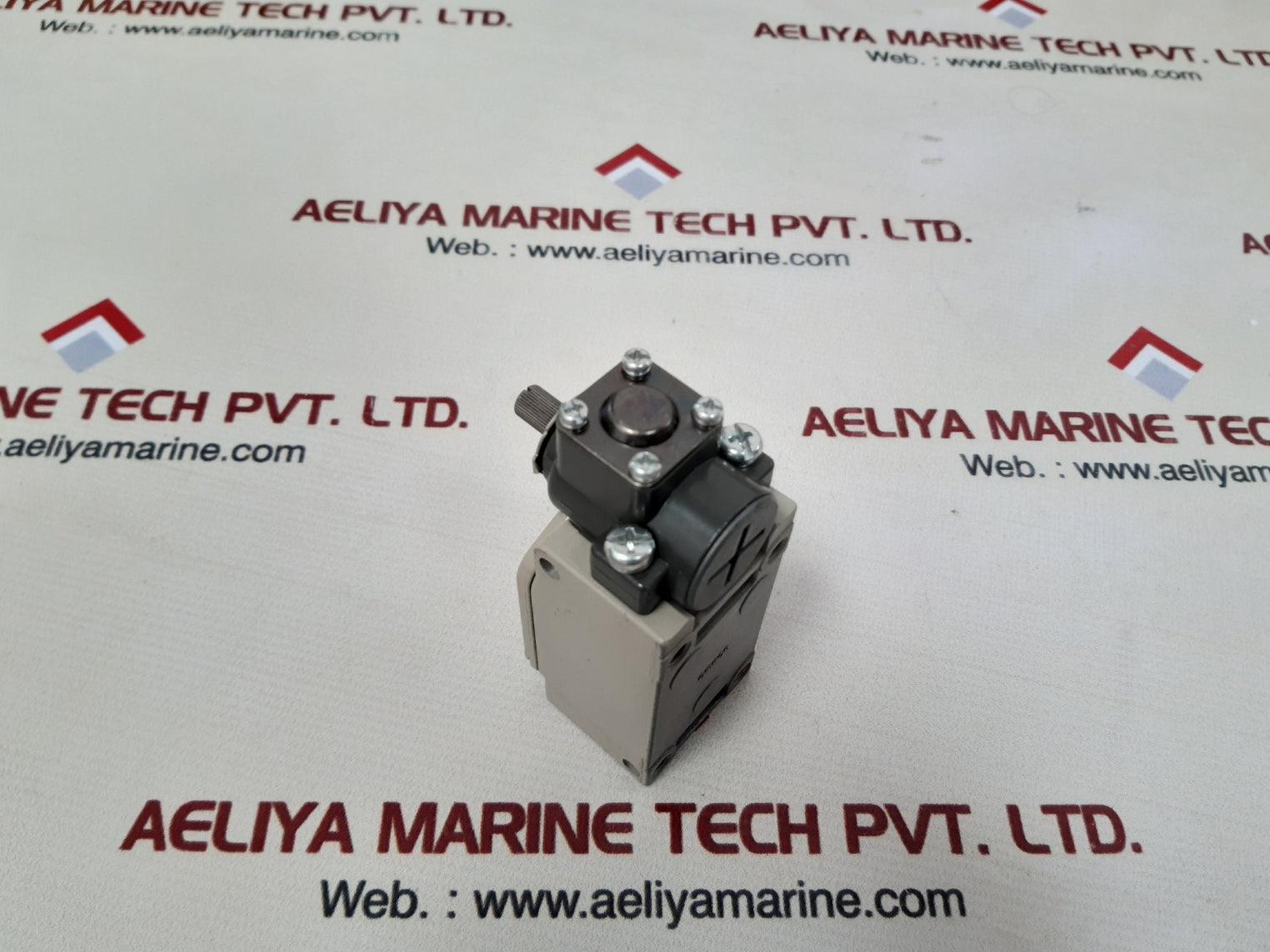 Omron wlca12-2n-q limit switch