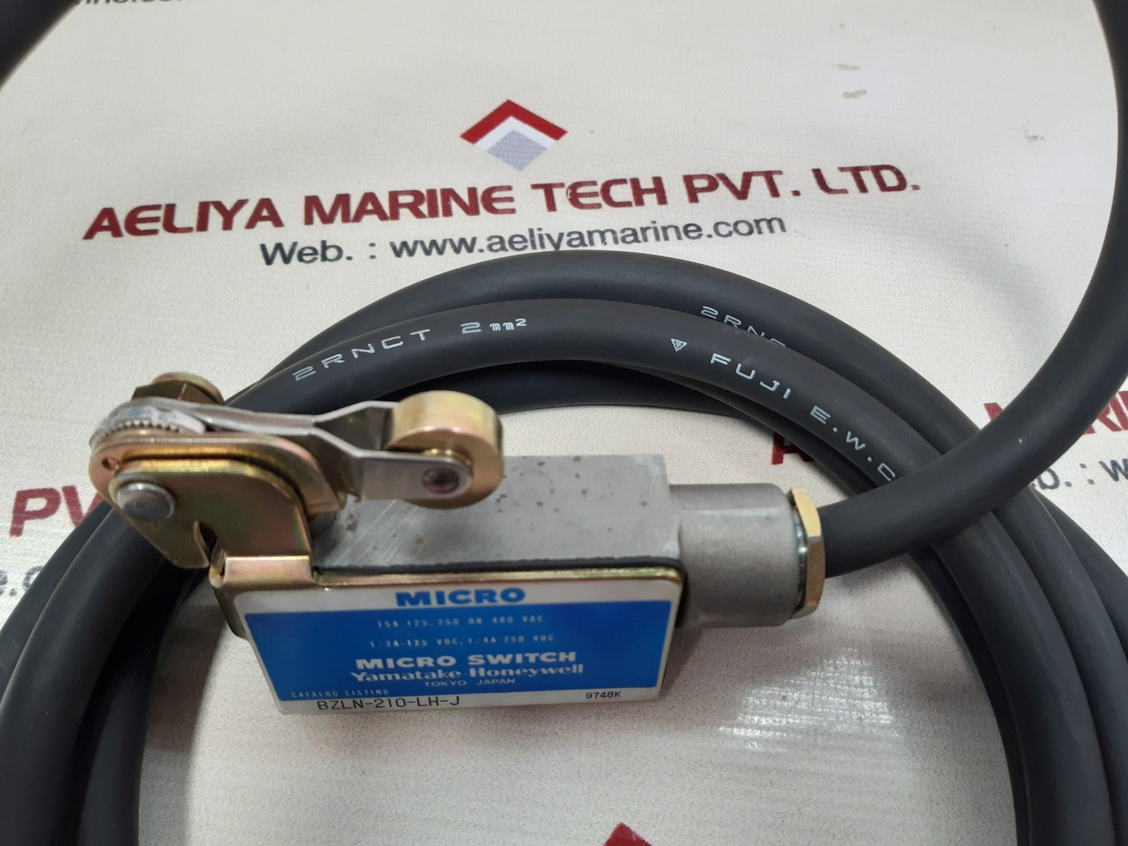 Yamatake-honeywell bzln-210-lh-j micro switch