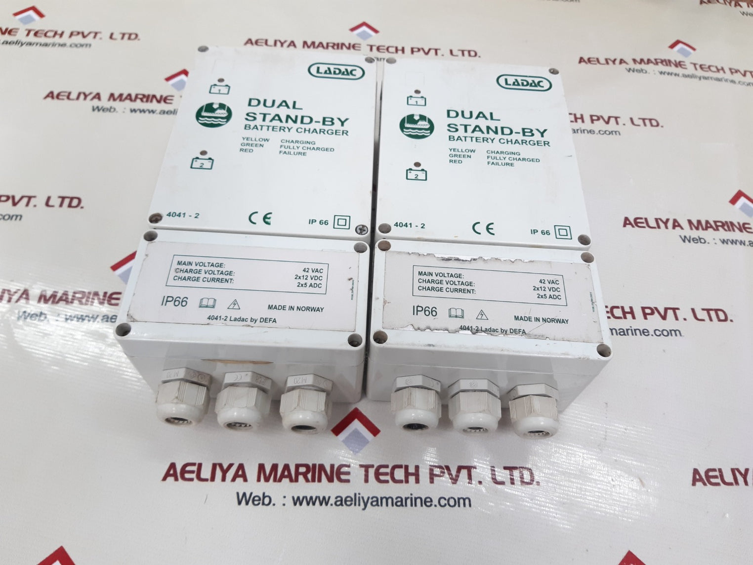 Ladac 4041-2 dual stand-by battery charger