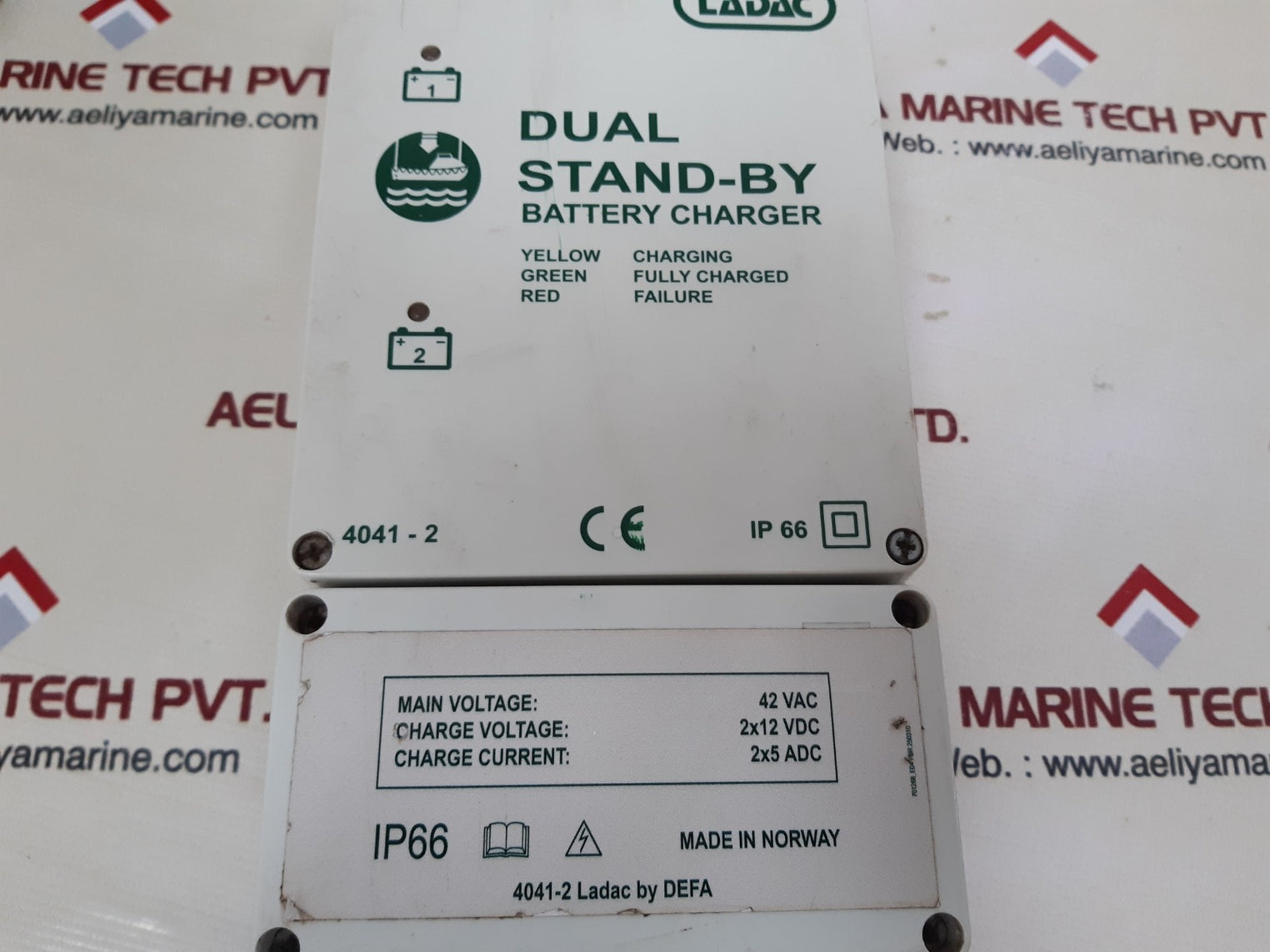 Ladac 4041-2 dual stand-by battery charger
