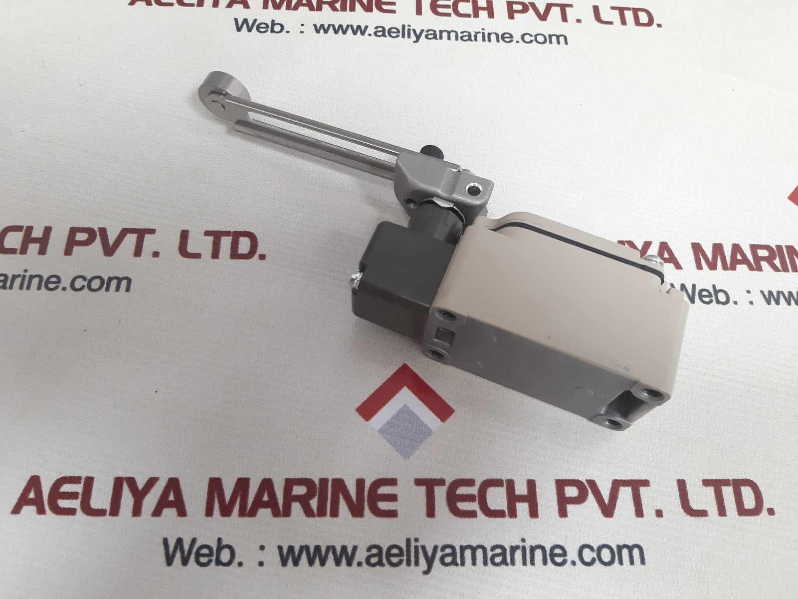 Omron wlca12-2n-n limit switch