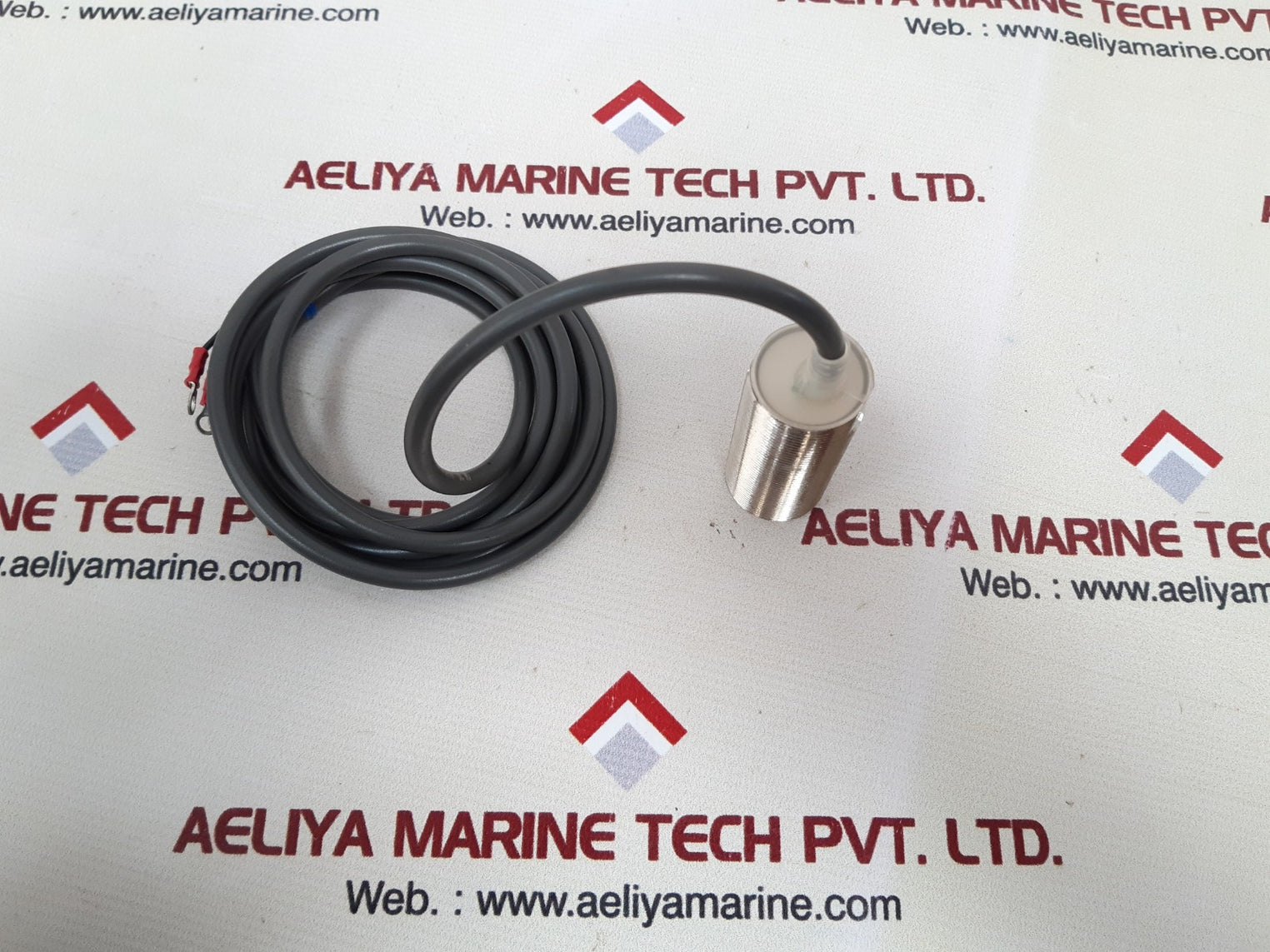 Omron  e2e2-x10c1 proximity switch