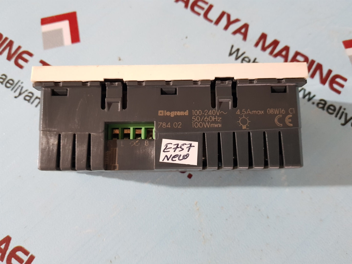 Legrand dimmer switch 100-240v 50/60hz 100w