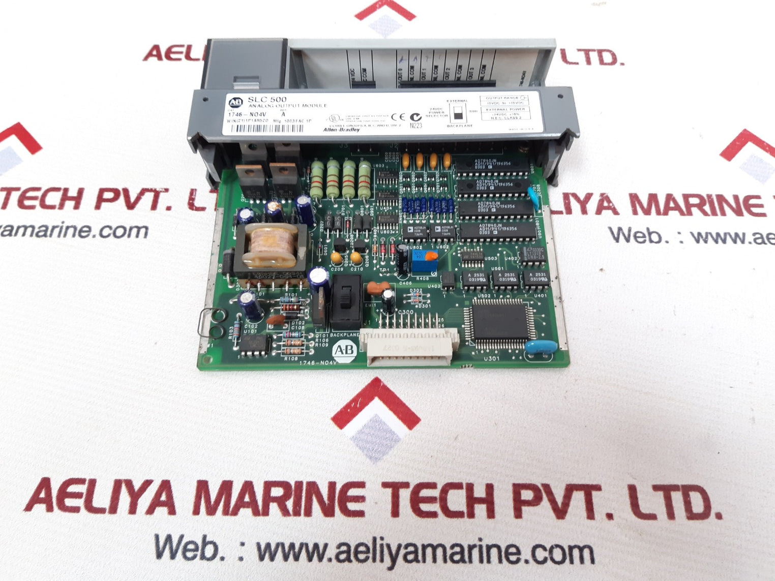 Allen-bradley 1746-n04v ser.a slc 500 analog output module