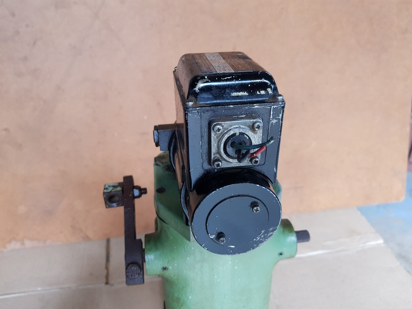 Woodward ug-8 governor r.p.m.700-1415