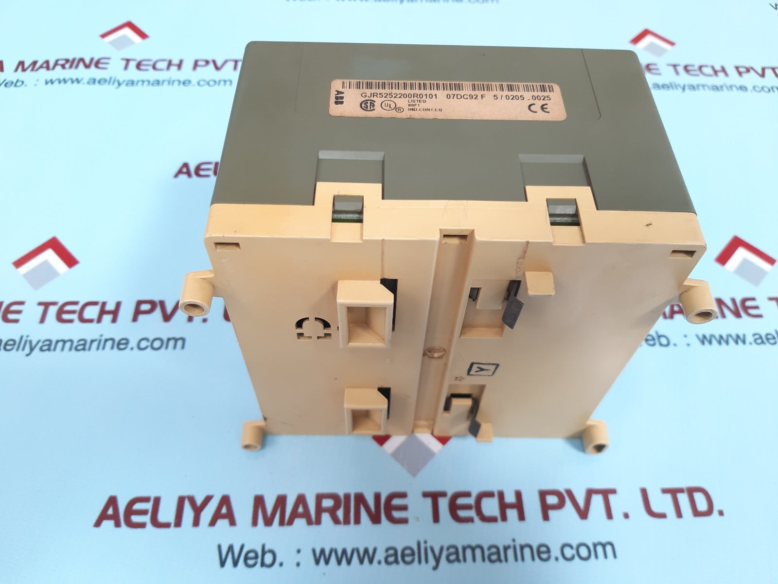 Abb 07 dc 92 advant controller gjr5252200r0101