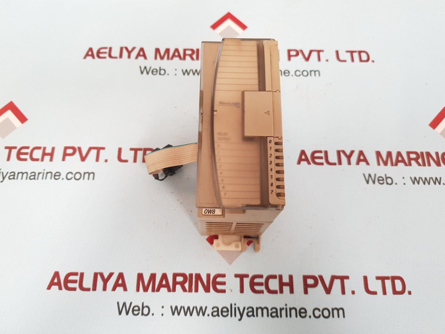 Allen-bradley micrologix 1762-ow8 ser.a rev.a relay output module 