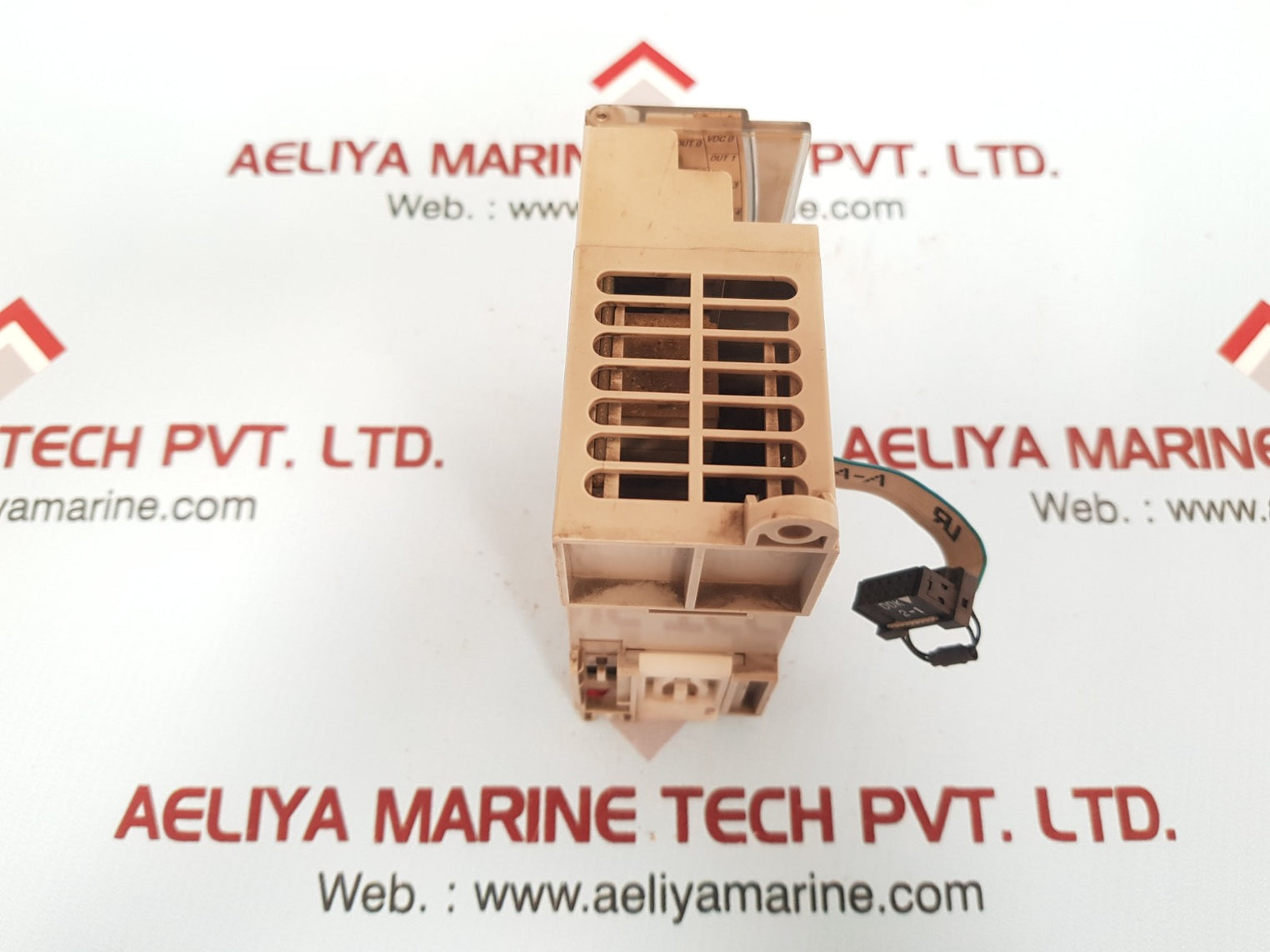 Allen-bradley micrologix 1762-ow8 ser.a rev.a relay output module 