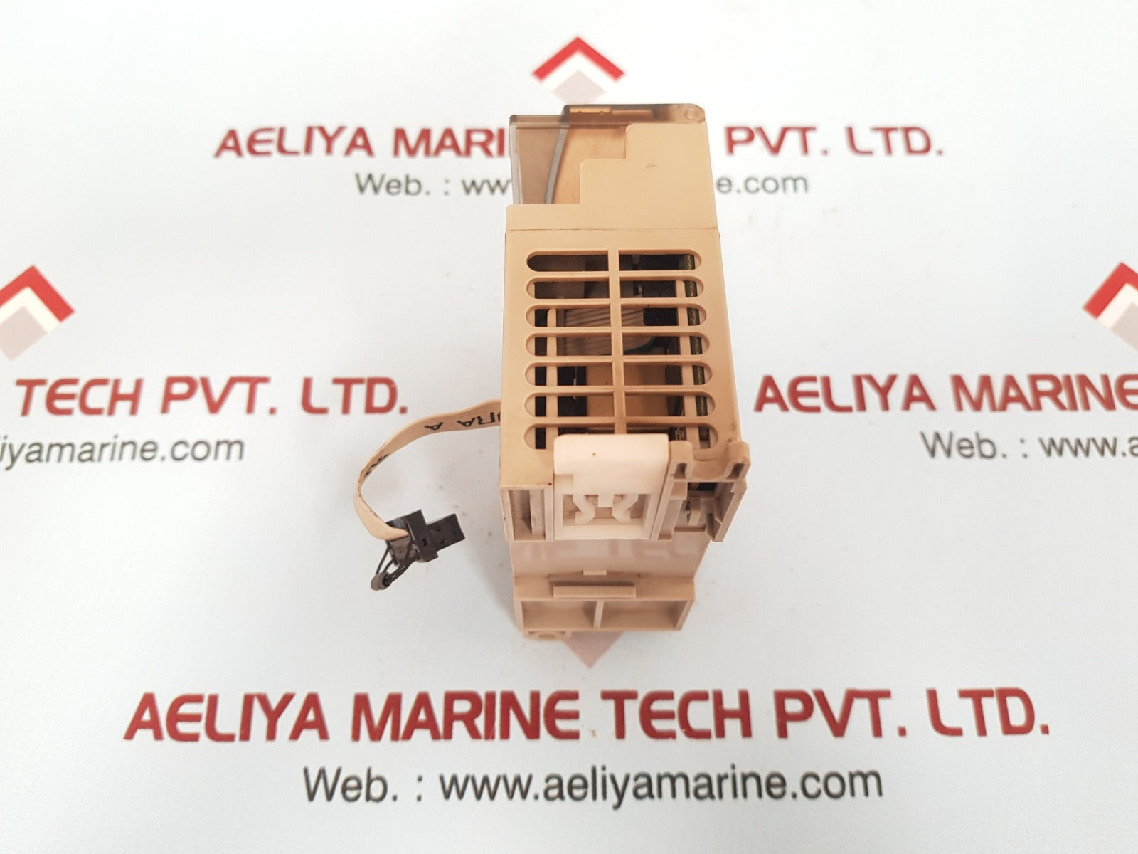 Allen-bradley micrologix 1762-ow8 ser.a rev.a relay output module 