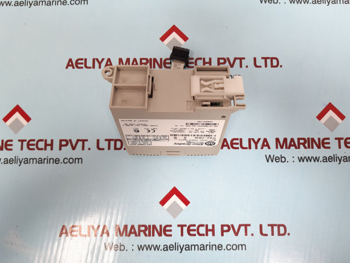 Allen-bradley 1762-ob16 micro logix 1200 16 pt.24vdc source output module ser.a