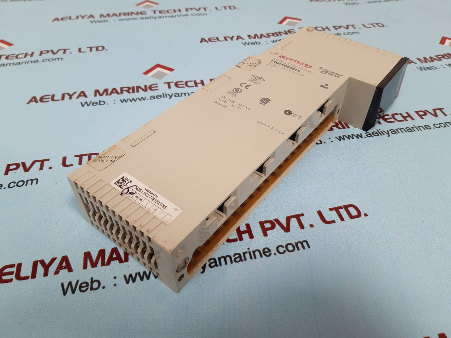 Schneider electric 140dao84010 modicon quantum output module 