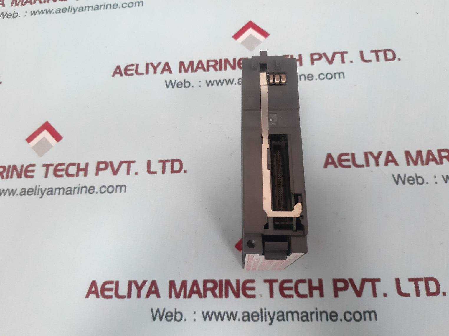 Mitsubishi electric qy80 output unit