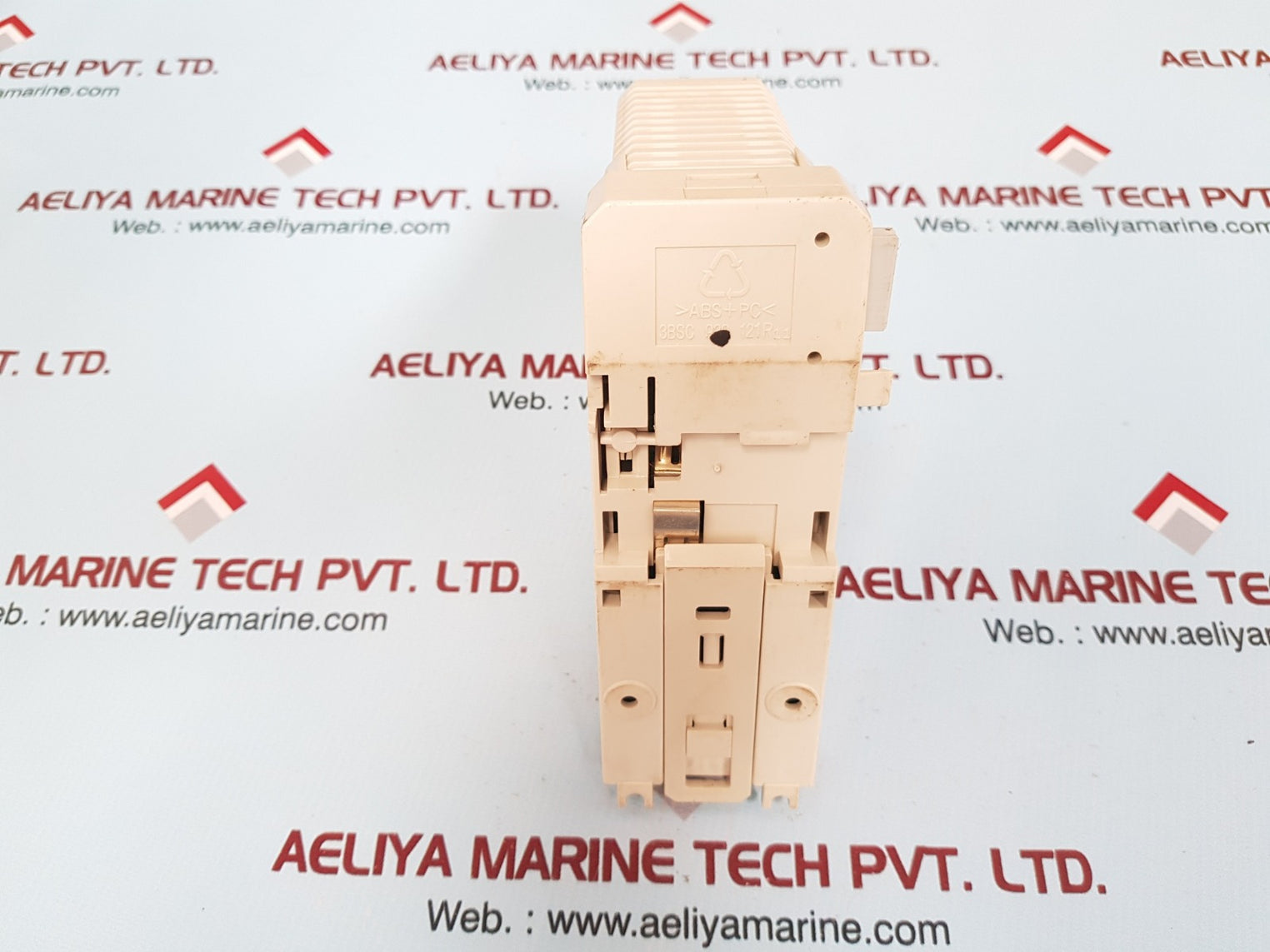 Abb do810 digital output module 3bse008510r1 pr.G