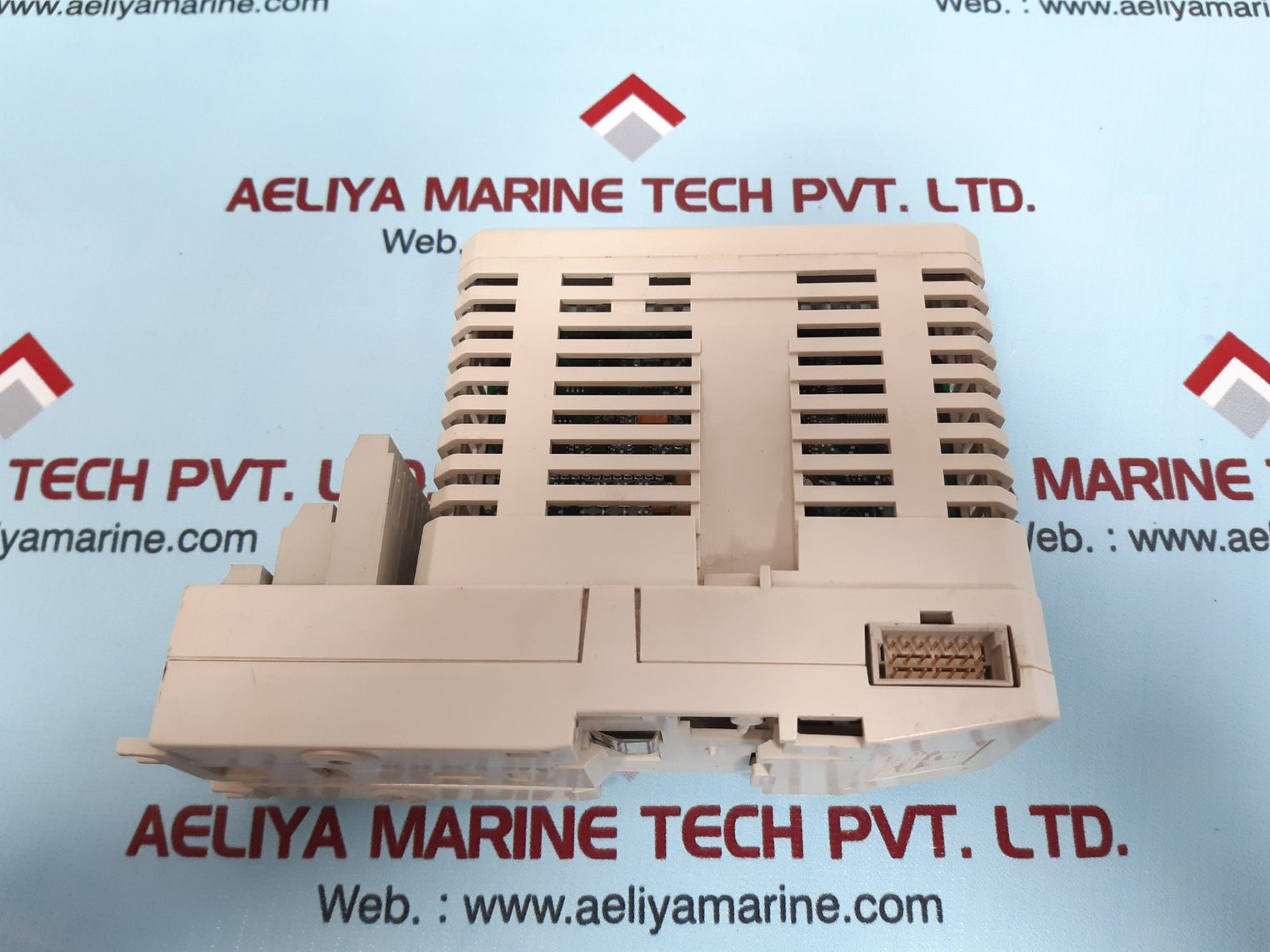 Abb ai810 input module with base 3bse013230r1 