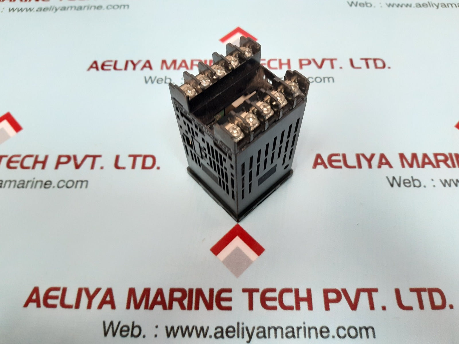 Omron e5cz-r2mt temperature controller