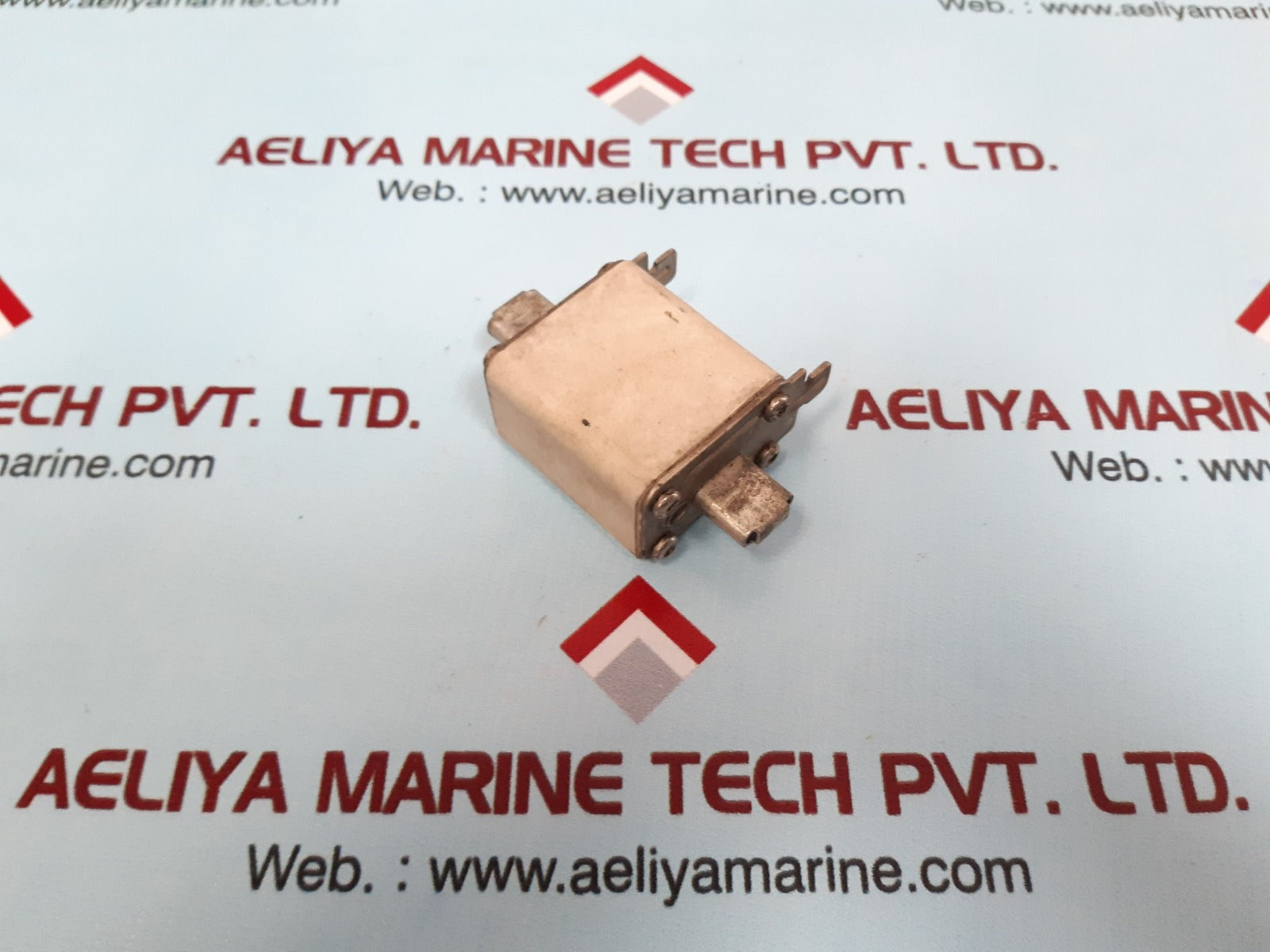 Bussmann 170m2690 fuse 10a 1000v