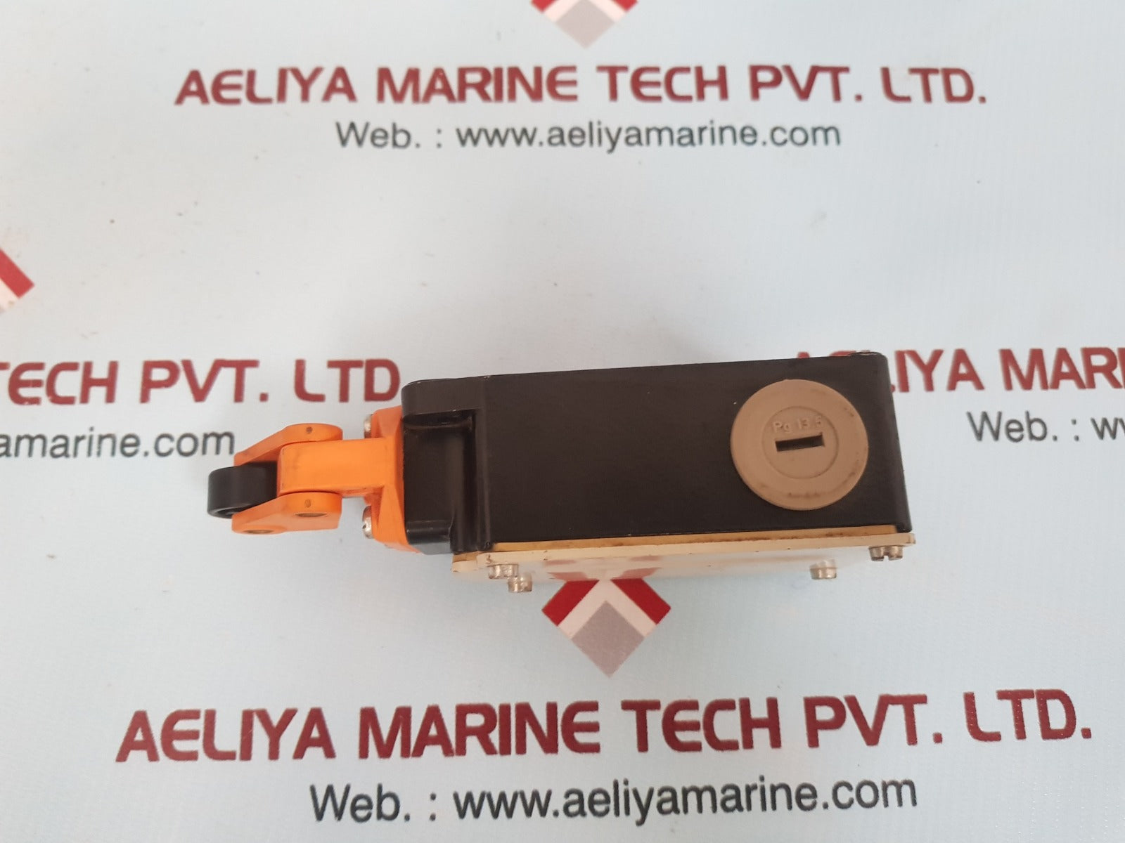 Siemens 3se3 303-0e roller lever limit switch 