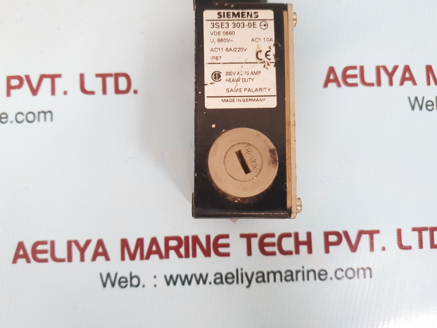 Siemens 3se3 303-0e roller lever limit switch 
