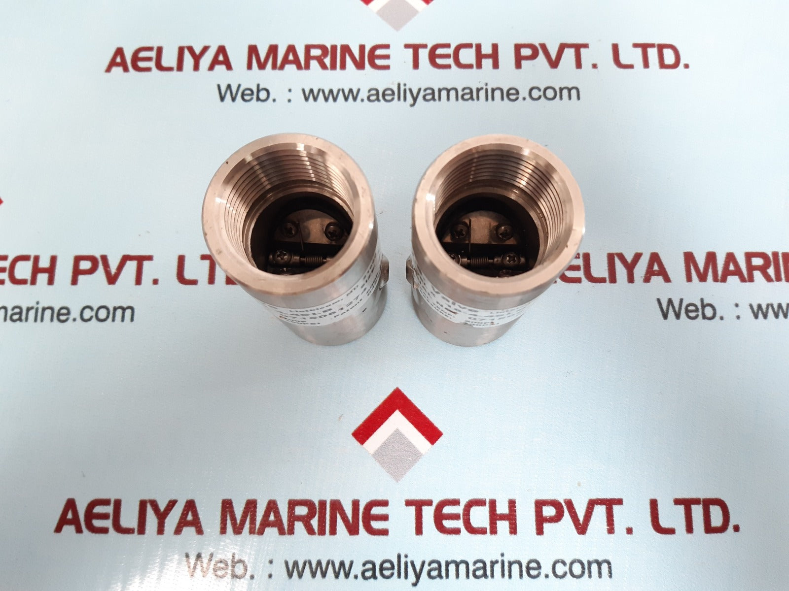 U.s. valve  18-4-4slb