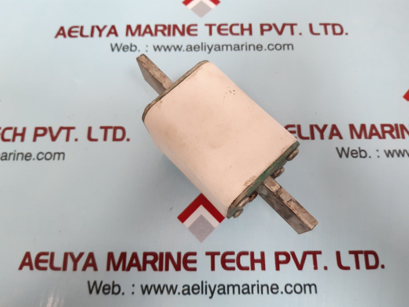 Bussmann 170m4705 fuse 550a 1100v