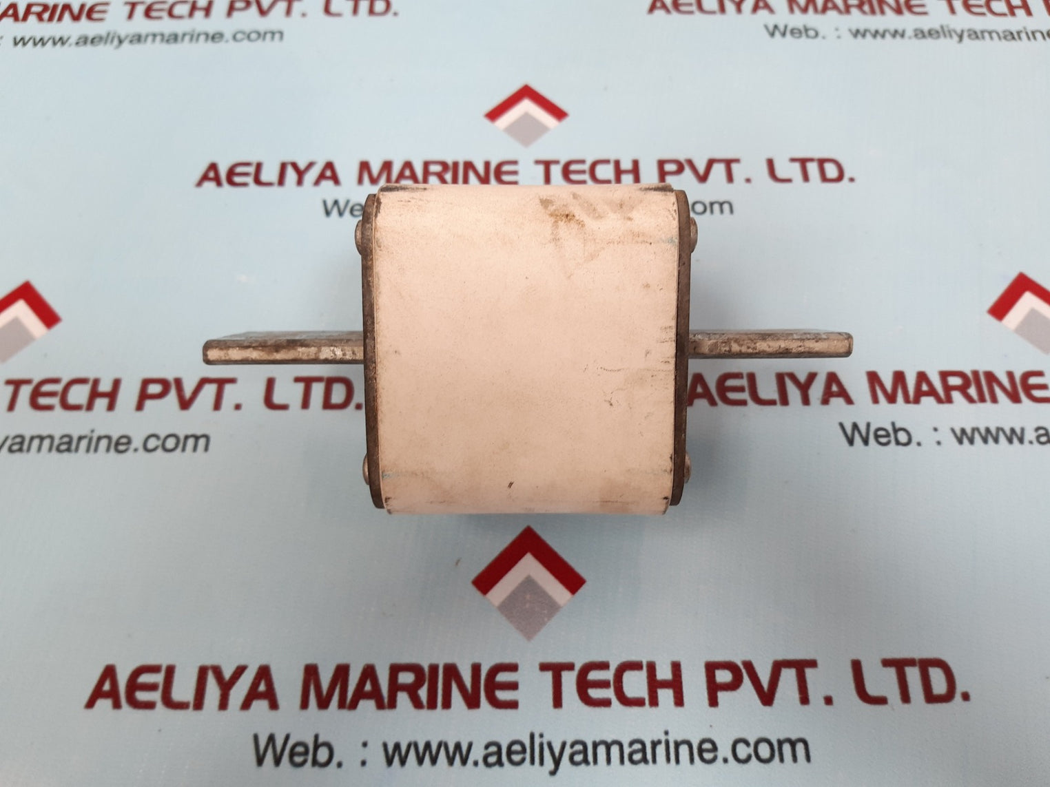 Bussmann 170m6205 fuse 1300v 630a