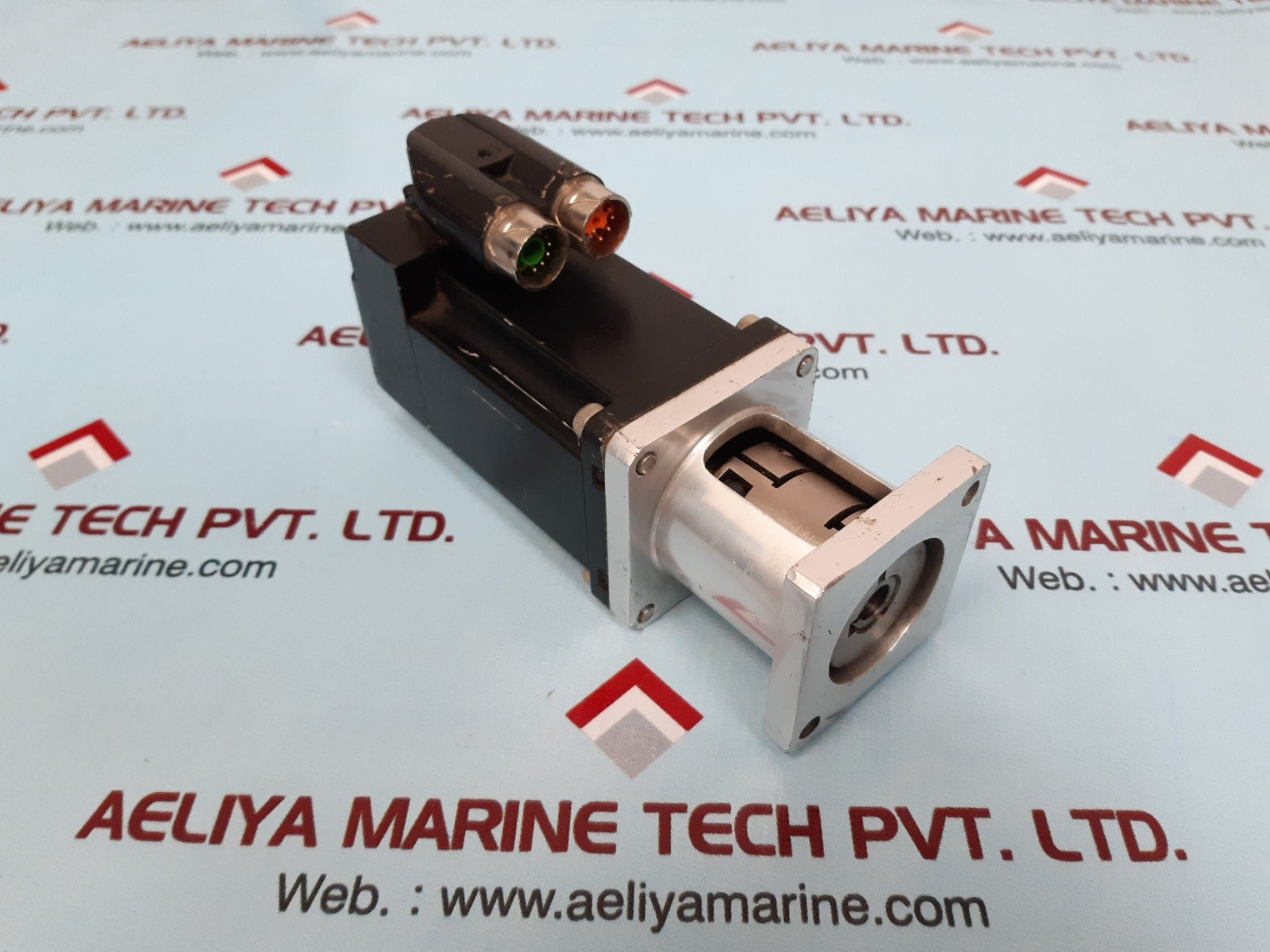B&R 8lva23.b1030d100-0 servo motor 